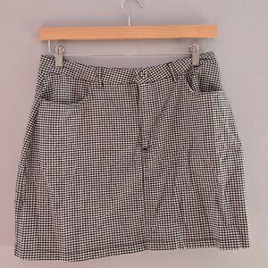 Black and white mini skirt